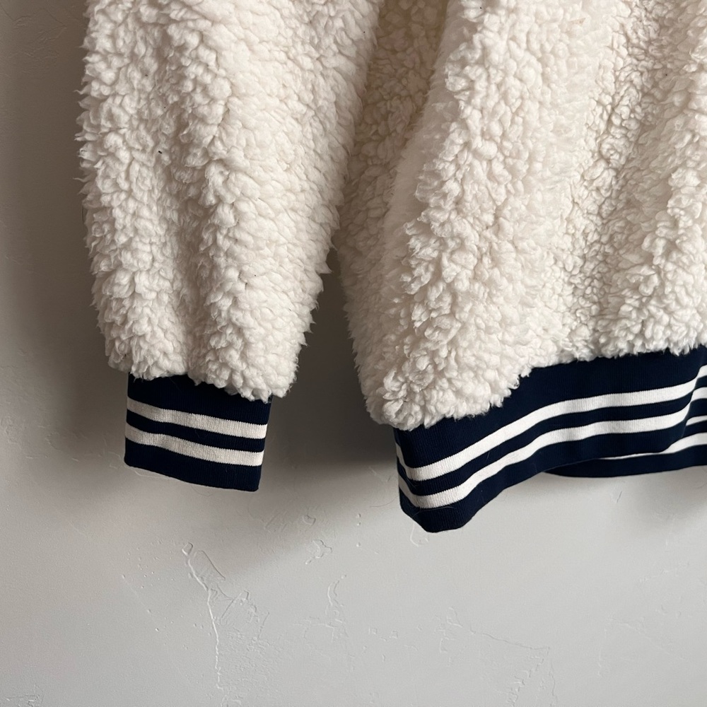 Jen & Co Varsity Sherpa M - Picture 2 of 4